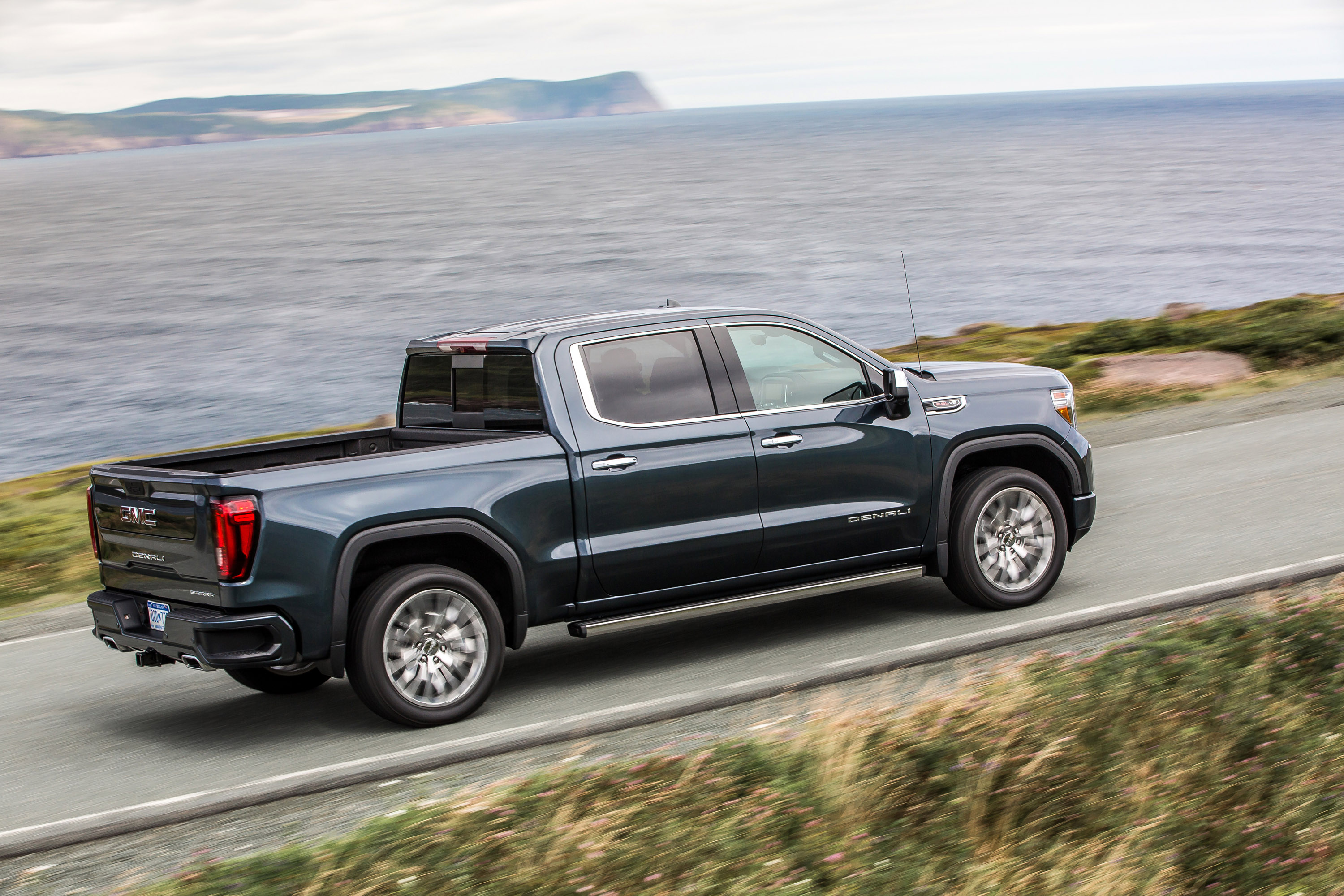 Пикап крупным планом. GMC Sierra Denali 2021. 2020 GMC Sierra 1500 Denali. GMC Sierra Denali 2019. GMC Denali 2021 пикап.