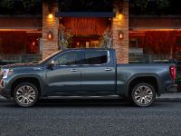 GMC Sierra Denali (2019) - picture 3 of 9