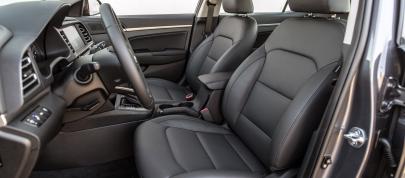 Hyundai Elantra (2019) - picture 4 of 8