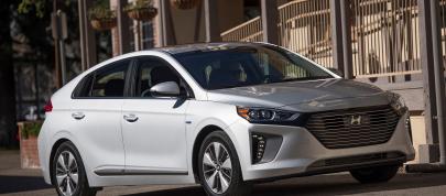 2019 Hyundai Ioniq Plug-In Hybrid (2018) - picture 4 of 7