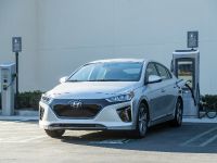 2019 Hyundai Ioniq Plug-In Hybrid (2018) - picture 2 of 7
