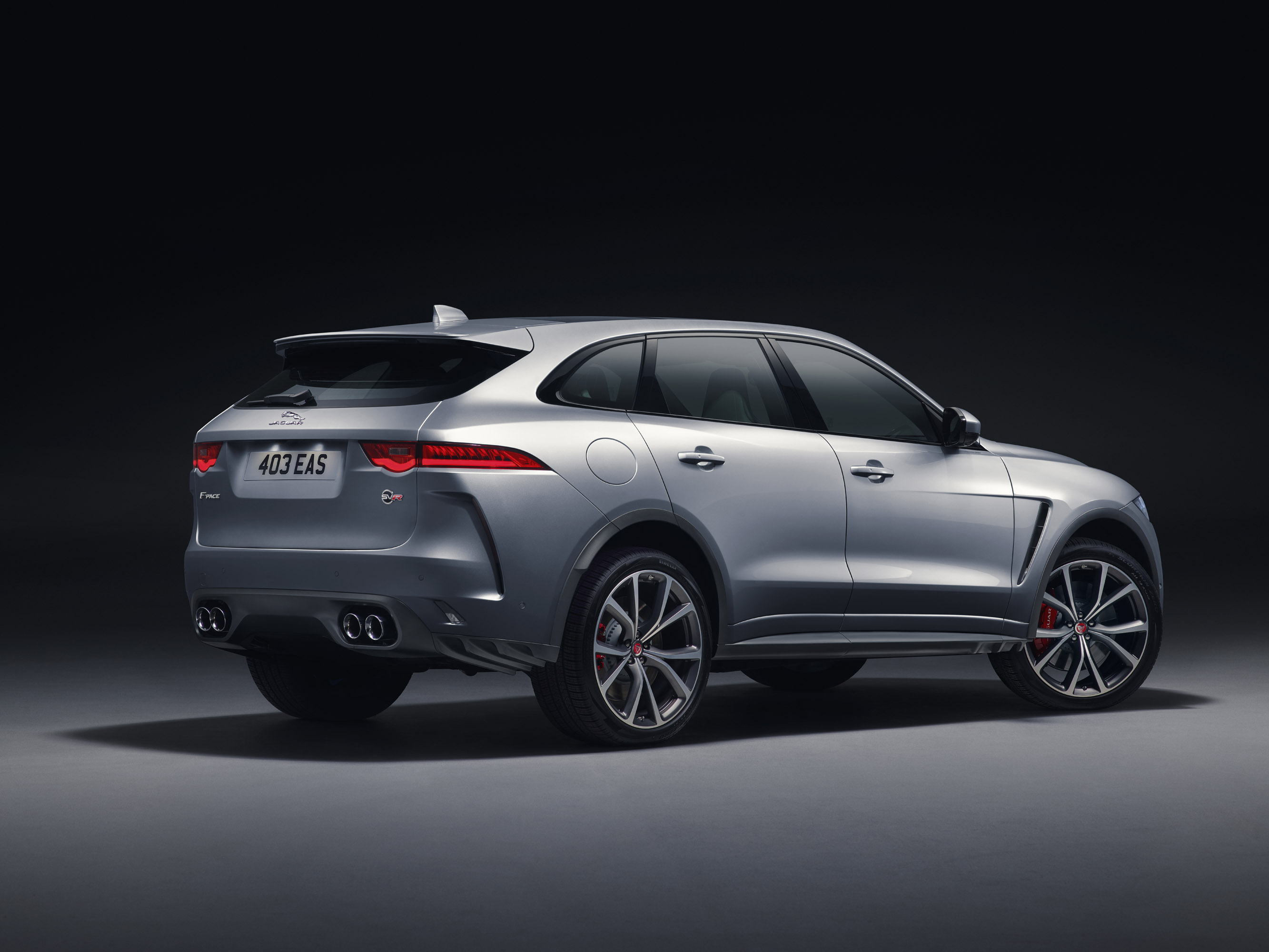 Jaguar F-PACE SVR