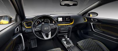 Kia XCeed (2019) - picture 7 of 14