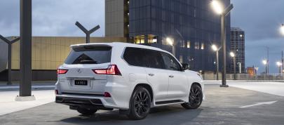 Lexus LX 270 S (2019) - picture 7 of 8