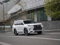 Lexus LX 270 S (2019) - picture 2 of 8