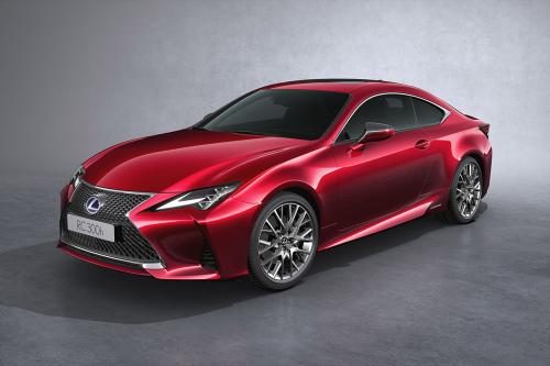 Lexus RC 300h (2019) - picture 1 of 3