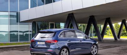 Mercedes-Benz B-Class B 220 d (2019) - picture 4 of 6