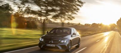 Mercedes-Benz E-Class (2019) - picture 4 of 5