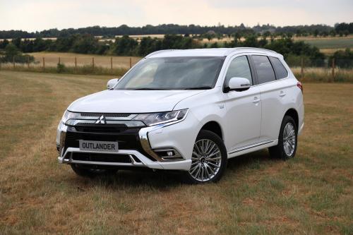 Mitsubishi Outlander PHEV (2019) - picture 1 of 6