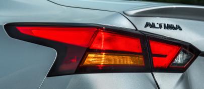 Nissan Altima (2019) - picture 12 of 18
