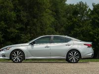 Nissan Altima (2019) - picture 5 of 18
