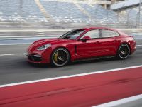 Porsche Panamera GTS (2019) - picture 1 of 10