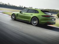 Porsche Panamera GTS (2019) - picture 6 of 10