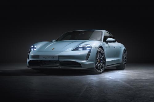 Porsche Taycan (2019) - picture 1 of 7