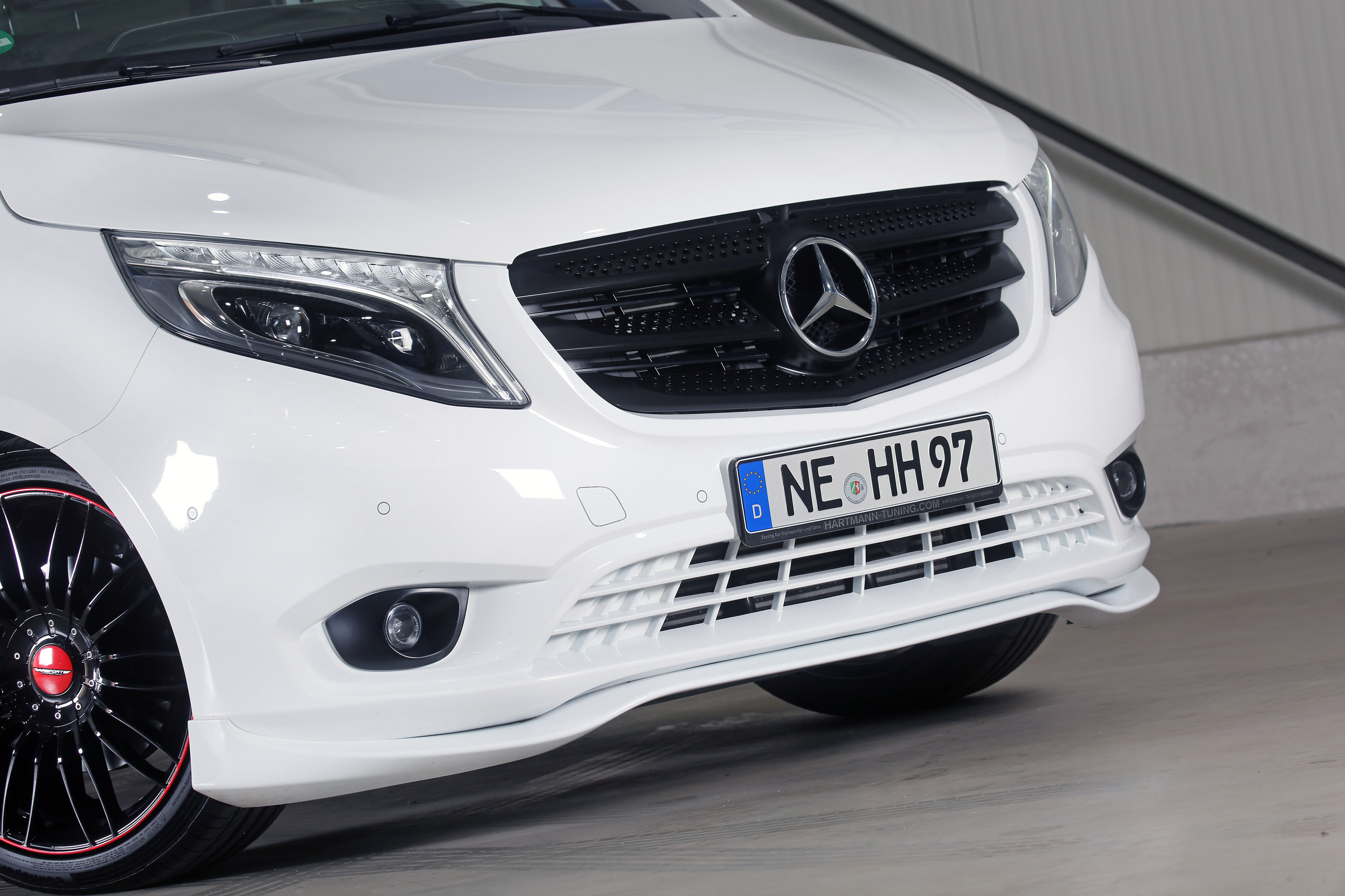 VANSPORT.DE Mercedes-Benz White Sport Van