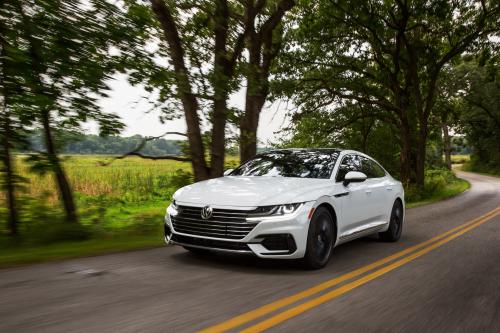 Volkswagen Arteon Vehicle (2019) - picture 1 of 5
