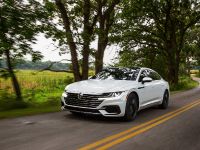 Volkswagen Arteon Vehicle Images (2019) - picture 1 of 5