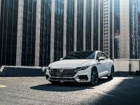 Volkswagen Arteon Vehicle Images (2019) - picture 2 of 5