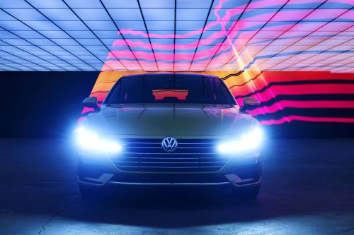Volkswagen Arteon (2019) - picture 1 of 8