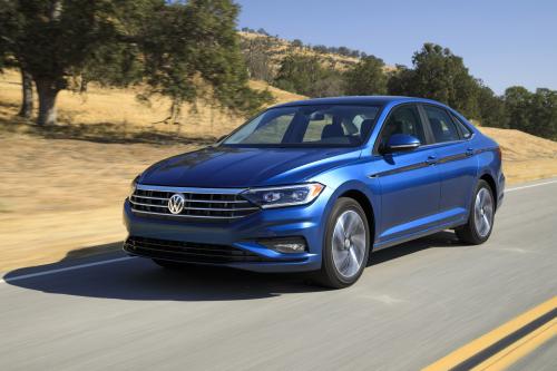 Volkswagen Jetta (2019) - picture 1 of 3