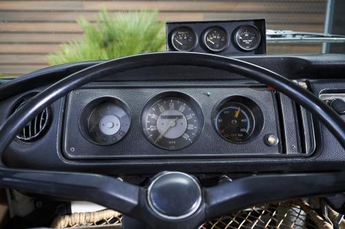 Volkswagen Type 2 Bus (2019) - picture 9 of 15