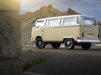 Volkswagen Type 2 Bus (2019) - picture 2 of 15