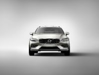 Volvo V60 Cross Country (2019) - picture 1 of 11