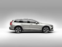 Volvo V60 Cross Country (2019) - picture 3 of 11