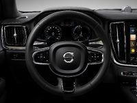 Volvo V60 Cross Country (2019) - picture 10 of 11