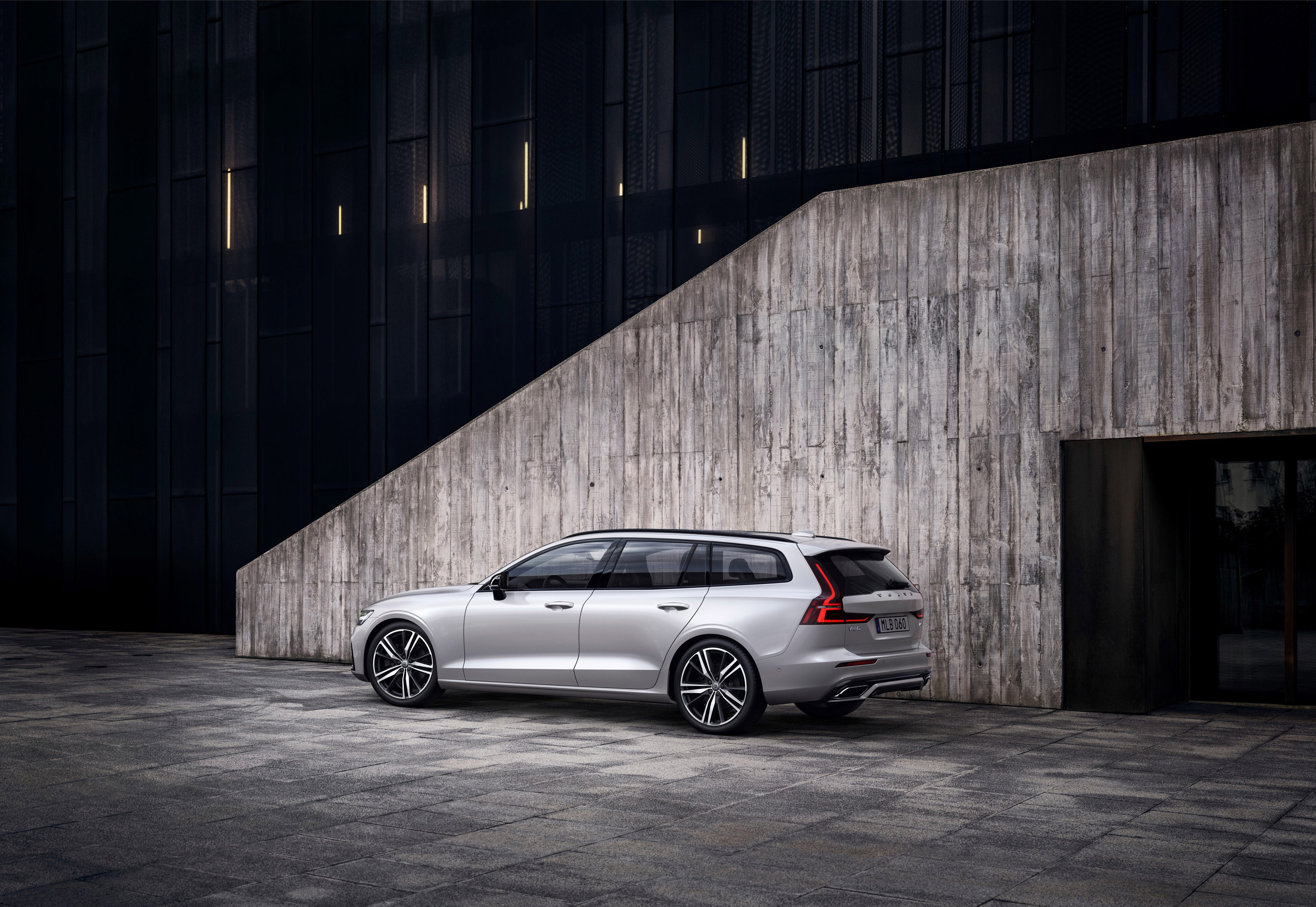 Volvo V60 R-Design