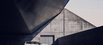 Volvo V60 R-Design (2019) - picture 4 of 13