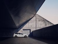 Volvo V60 R-Design (2019) - picture 4 of 13