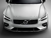 Volvo V60 R-Design (2019) - picture 6 of 13