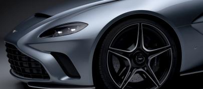 Aston Martin V12 Speedster (2020) - picture 7 of 18