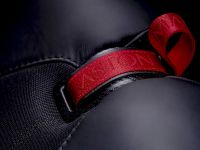 Aston Martin V12 Speedster (2020) - picture 14 of 18