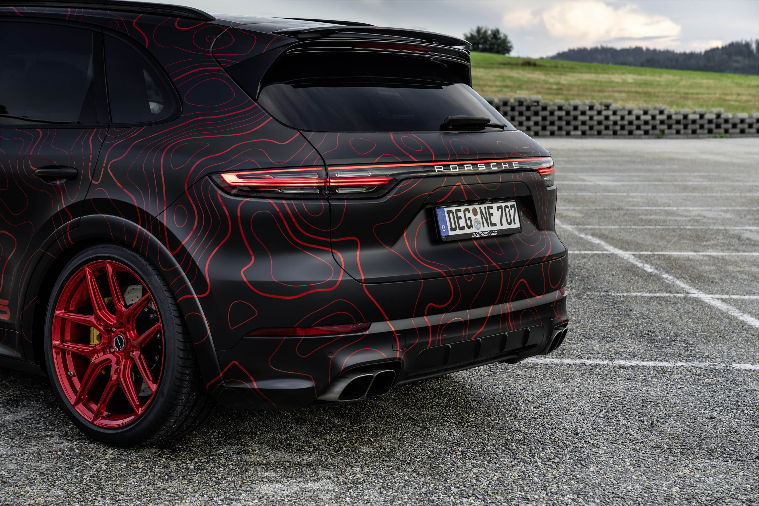 BLACK BOX-RICHTER Porsche Cayenne Nebulus