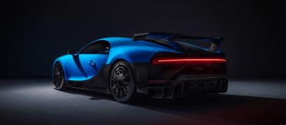 Bugatti Chiron Pur Sport (2020) - picture 7 of 15