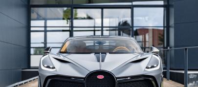 Bugatti Divo (2020) - picture 4 of 15