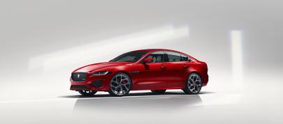 Jaguar XE Sport Sedan (2020) - picture 4 of 10