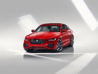 Jaguar XE Sport Sedan (2020) - picture 2 of 10