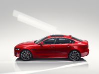 Jaguar XE Sport Sedan (2020) - picture 5 of 10