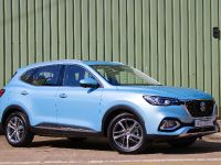 MG LAUNCHES PLUG-IN HYBRID HS SUV (2020)