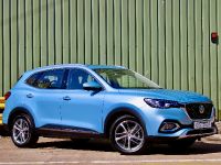 MG LAUNCHES PLUG-IN HYBRID HS SUV (2020)