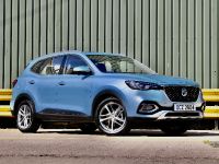 MG LAUNCHES PLUG-IN HYBRID HS SUV (2020)
