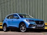 MG LAUNCHES PLUG-IN HYBRID HS SUV (2020)