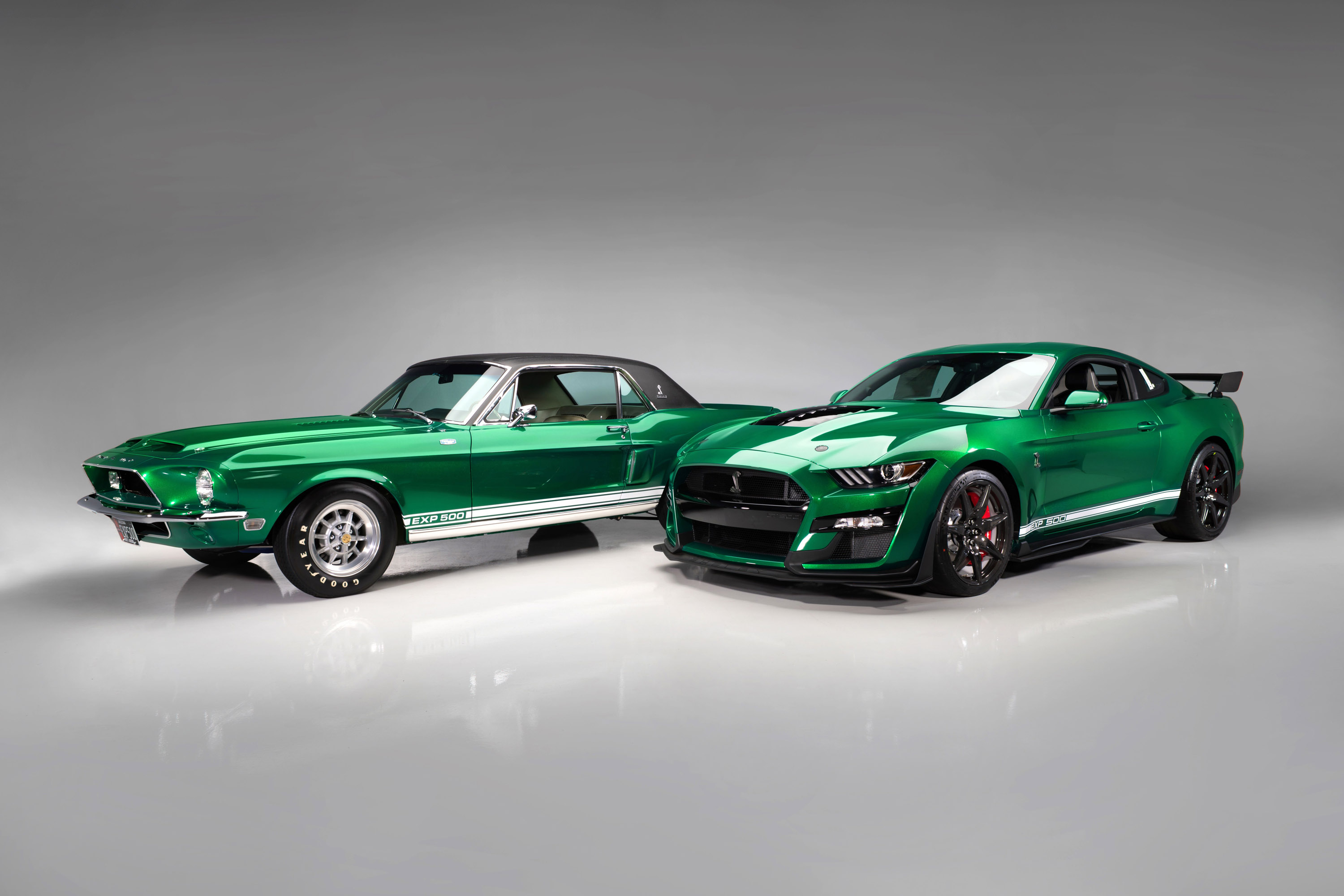 Mustang Shelby Green Hornet and Little Red