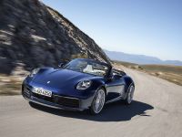 Porsche 911 Carrera 4S Cabrilet (2020) - picture 2 of 10