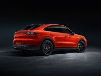 Porsche Cayenne Coupe (2020) - picture 4 of 7