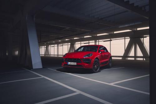Porsche Macan GTS (2020) - picture 1 of 6