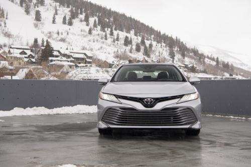 Toyota Camry XLE (2020) - picture 1 of 7